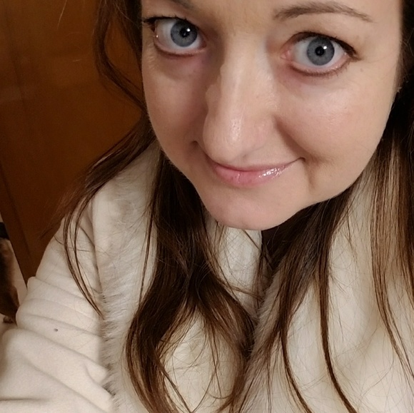 Meet your Posher, Meghan - Picture 4 of 8